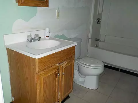 156 W School St, Woonsocket, RI 02895 photo 4