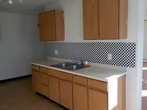 156 W School St, Woonsocket, RI 02895 photo 9