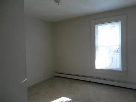 91 Crawford St, Woonsocket, RI 02895 photo 6