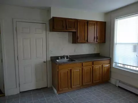 91 Crawford St, Woonsocket, RI 02895 photo 3