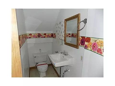 21 Miner St, Westerly, RI 02891 photo 2