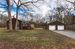 33 Riverview Dr, Richmond, RI 02891 photo 3