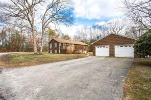33 Riverview Dr, Richmond, RI 02891 photo 4