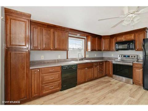5 Parsonage Dr, Warwick, RI 02889 photo 5