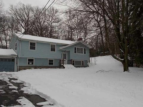 154 Star Ave, Woonsocket, RI 02895 photo 3