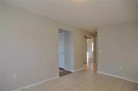 524 Robinson St, Woonsocket, RI 02895 photo 4