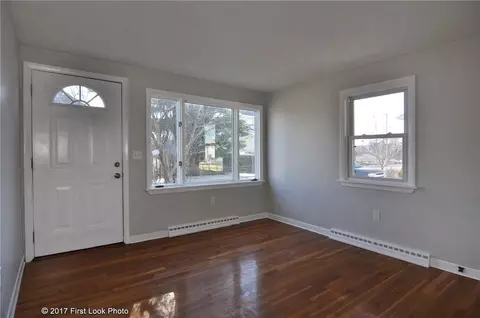 524 Robinson St, Woonsocket, RI 02895 photo 7