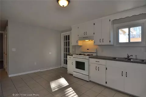 524 Robinson St, Woonsocket, RI 02895 photo 5