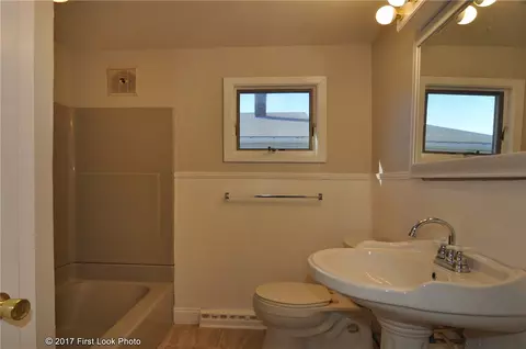 524 Robinson St, Woonsocket, RI 02895 photo 11