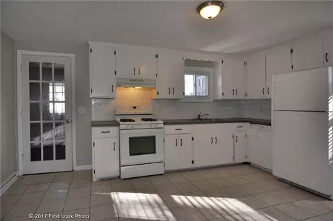 524 Robinson St, Woonsocket, RI 02895 photo 6