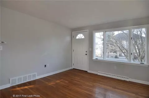 524 Robinson St, Woonsocket, RI 02895 photo 8