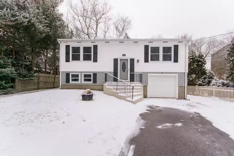 9 Riptide St, Jamestown, RI 02835 photo 1