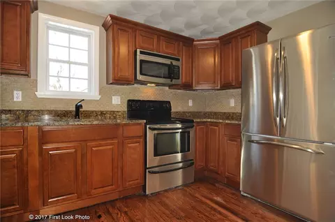 39 Eton Ave, Warwick, RI 02889 photo 6