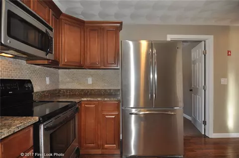 39 Eton Ave, Warwick, RI 02889 photo 7