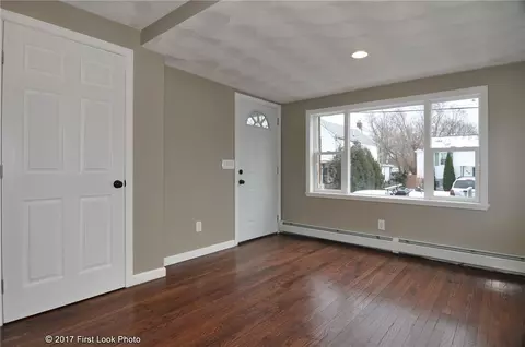 39 Eton Ave, Warwick, RI 02889 photo 3