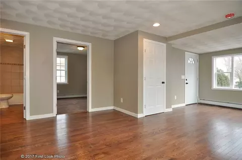 39 Eton Ave, Warwick, RI 02889 photo 9