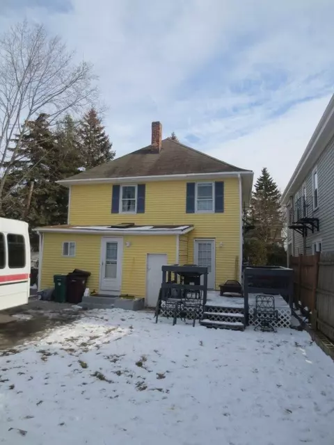79 Rebekah St, Woonsocket, RI 02895 photo 3