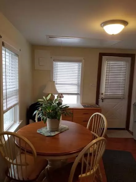 54 Eton Ave, Warwick, RI 02889 photo 9