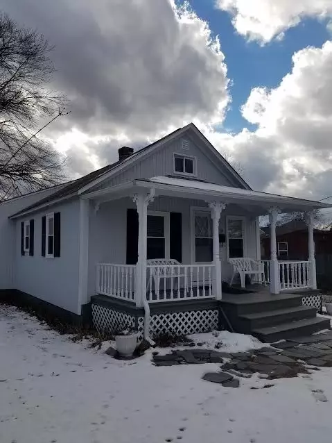 54 Eton Ave, Warwick, RI 02889 photo 2