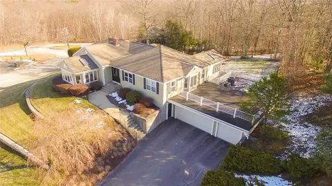 14 Springwater Dr, Woonsocket, RI 02895 photo 2
