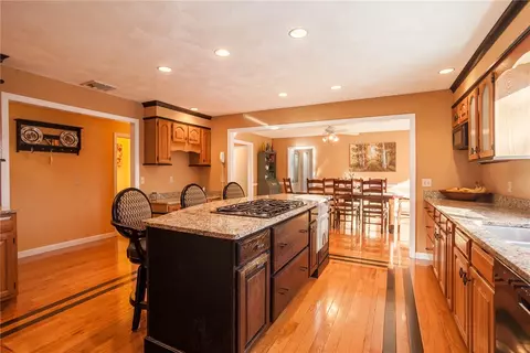 14 Springwater Dr, Woonsocket, RI 02895 photo 11