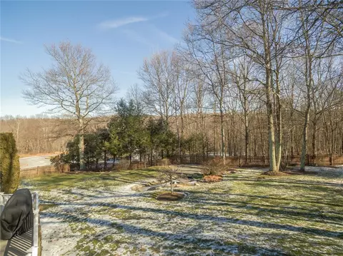 14 Springwater Dr, Woonsocket, RI 02895 photo 8