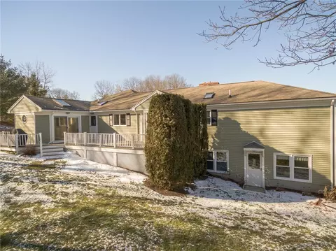 14 Springwater Dr, Woonsocket, RI 02895 photo 5