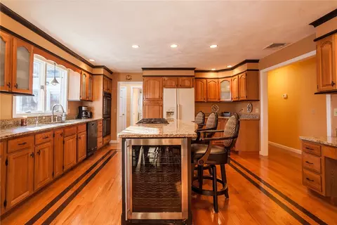 14 Springwater Dr, Woonsocket, RI 02895 photo 10