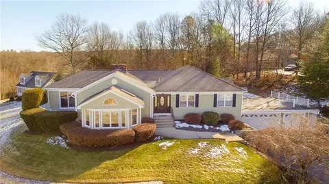 14 Springwater Dr, Woonsocket, RI 02895 photo 1