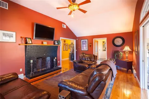14 Springwater Dr, Woonsocket, RI 02895 photo 19