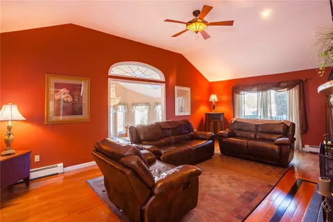 14 Springwater Dr, Woonsocket, RI 02895 photo 20