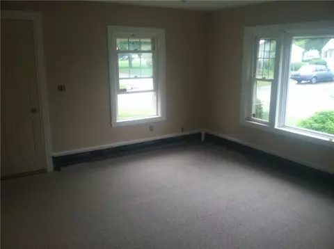 75 Orms St, Pawtucket, RI 02861 photo 2