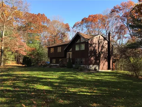 752 Hammet Rd, Coventry, RI 02816 photo 2