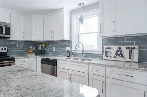 38 Benson Ave, Warwick, RI 02888 photo 8
