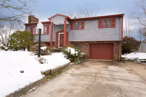 70 Beth Rd, Tiverton, RI 02878 photo 1