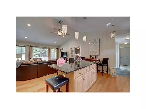 9 Wilder Ave, Westerly, RI 02891 photo 6