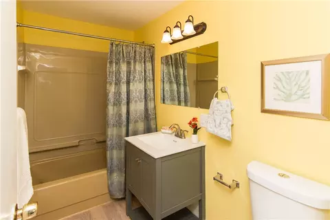 25 Foster St, Woonsocket, RI 02895 photo 10