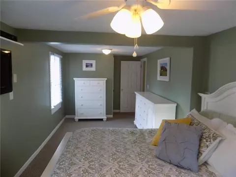 84 Bartlett Dr, Warwick, RI 02886 photo 7