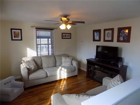 84 Bartlett Dr, Warwick, RI 02886 photo 10