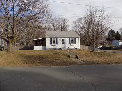 84 Bartlett Dr, Warwick, RI 02886 photo 1