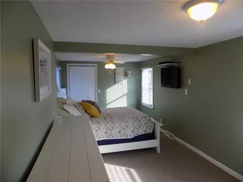 84 Bartlett Dr, Warwick, RI 02886 photo 6