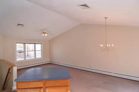 85 Pilgrim Ave, Coventry, RI 02816 photo 9