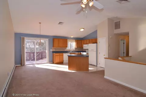 85 Pilgrim Ave, Coventry, RI 02816 photo 4