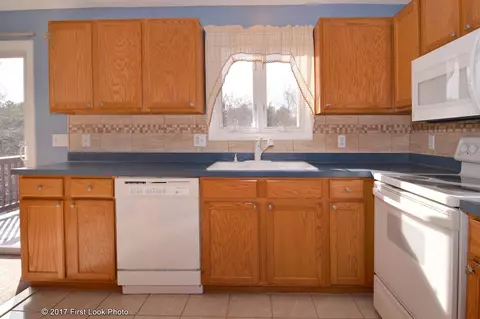 85 Pilgrim Ave, Coventry, RI 02816 photo 7