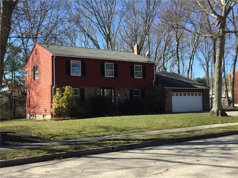2 Winterberry Dr, Coventry, RI 02816 photo 2