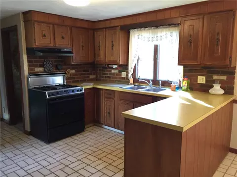 2 Winterberry Dr, Coventry, RI 02816 photo 8