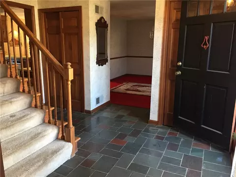 2 Winterberry Dr, Coventry, RI 02816 photo 4