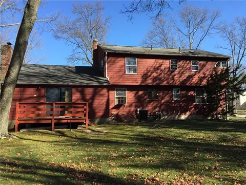 2 Winterberry Dr, Coventry, RI 02816 photo 3