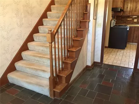 2 Winterberry Dr, Coventry, RI 02816 photo 5