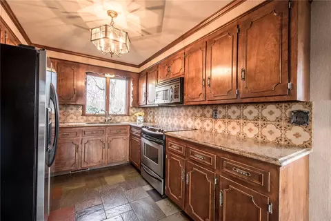 4 Arrowhead Dr, Tiverton, RI 02878 photo 13